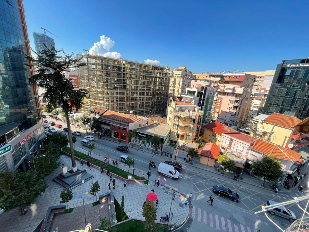 Comfort Apartment In City Center Tirana Exterior photo