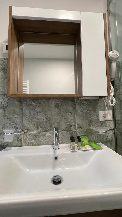 Comfort Apartment In City Center Tirana Exterior photo